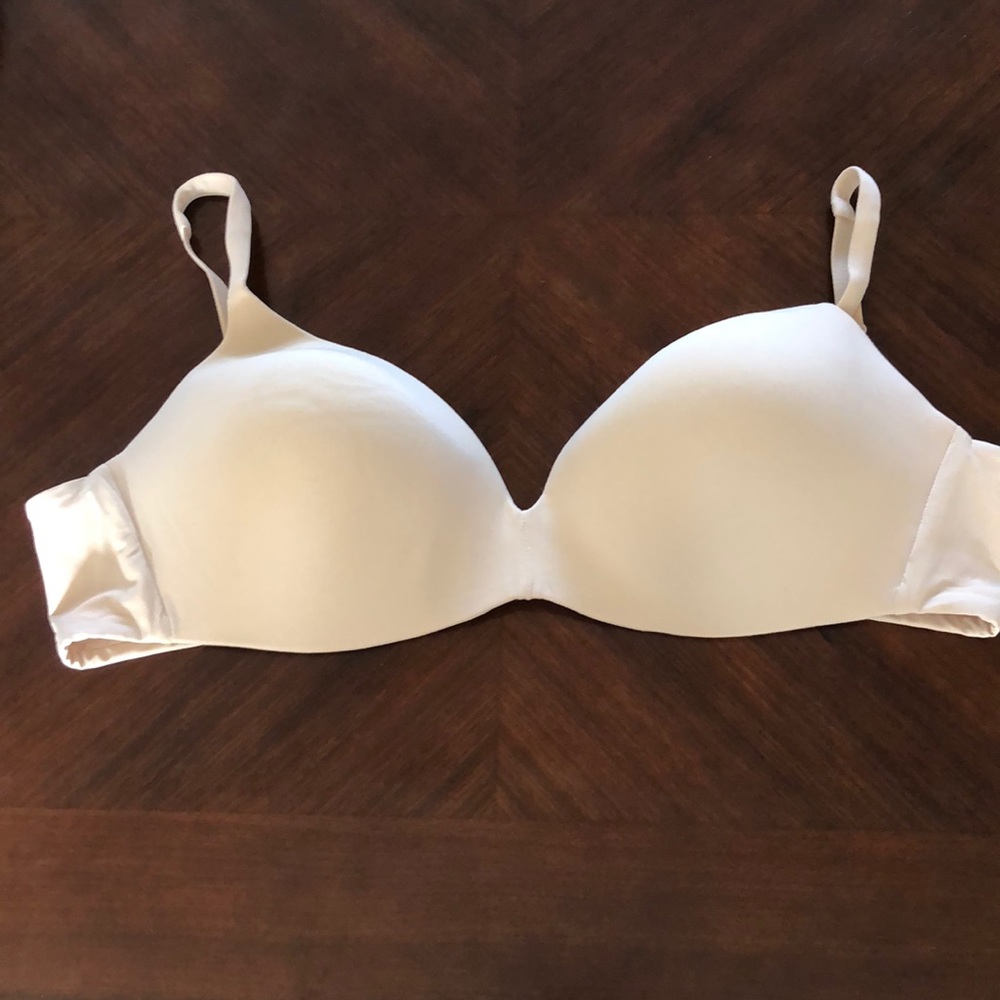 Body by Victoria beige t shirt padded bra 40C